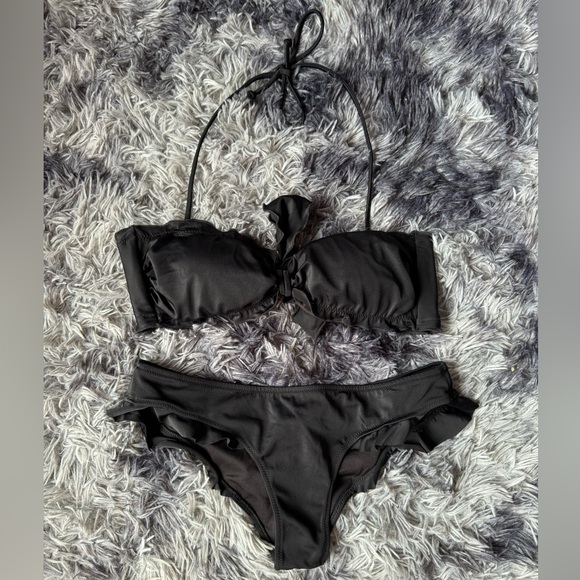 Victoria’s Secret Bikini - Picture 1 of 3